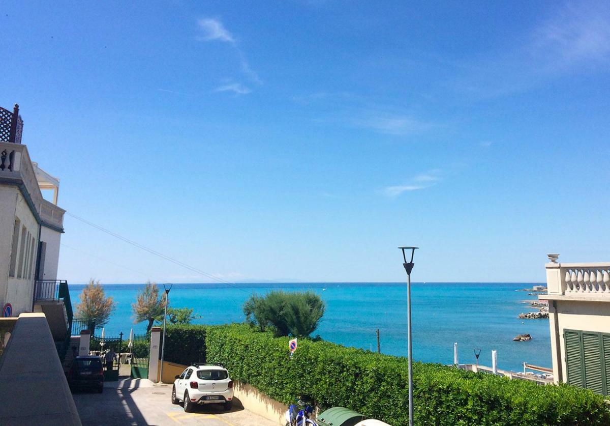 Appartamenti Fronte Mare Castiglioncello Exterior photo